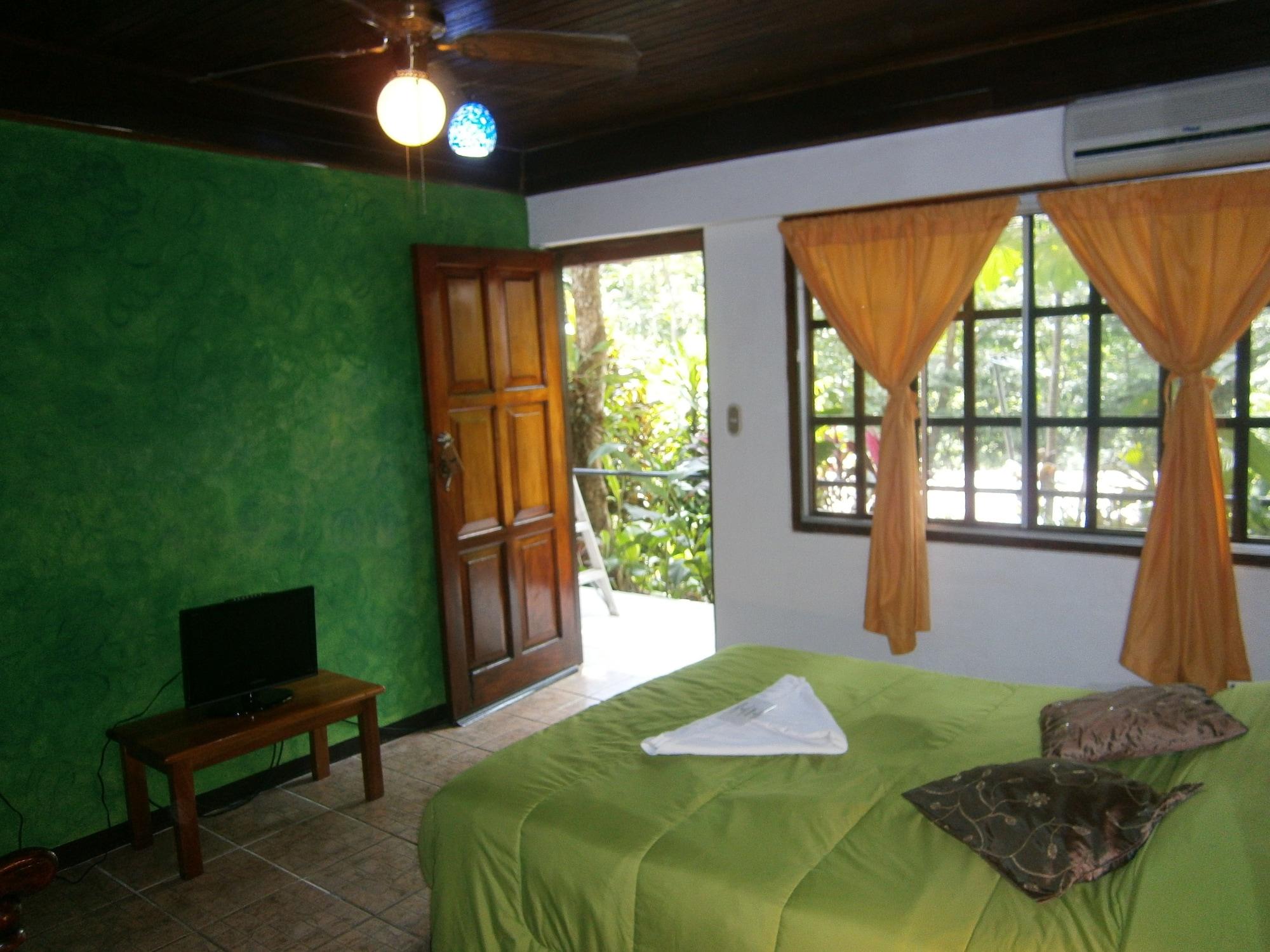 Hotel La Colina Manuel Antonio Esterno foto