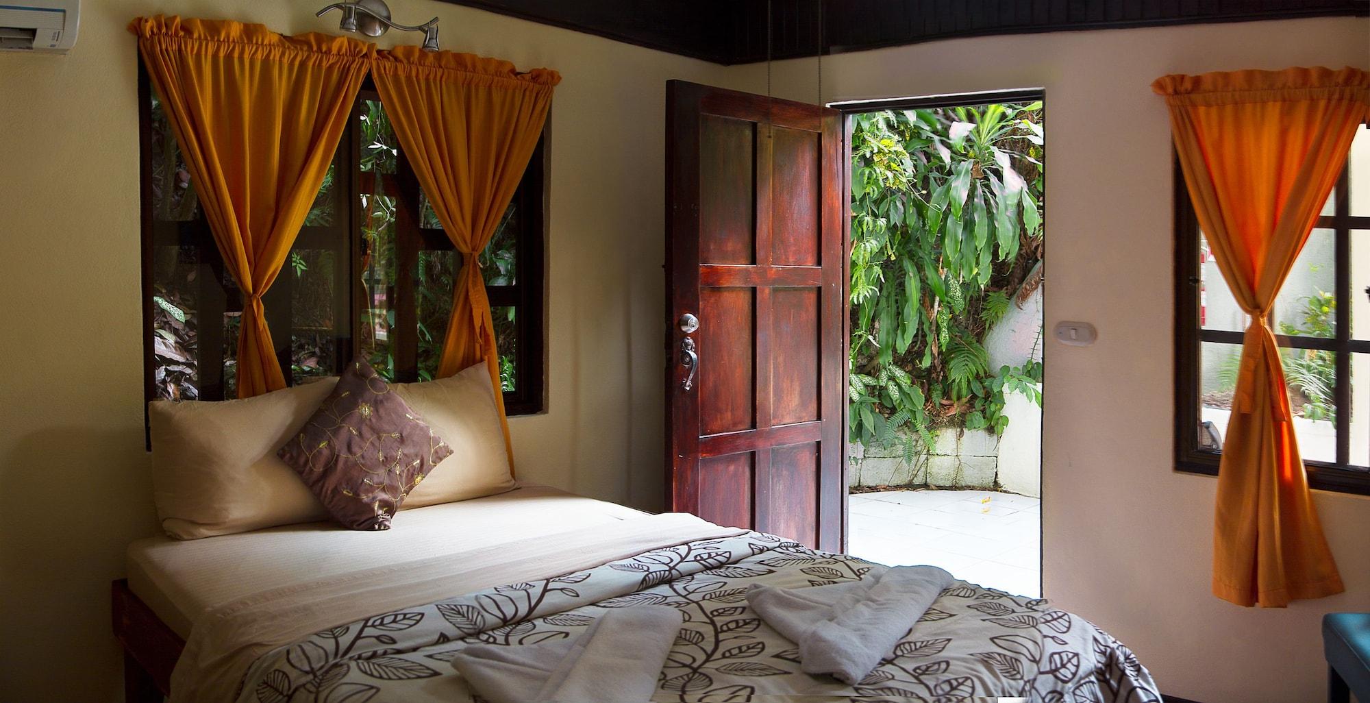 Hotel La Colina Manuel Antonio Esterno foto