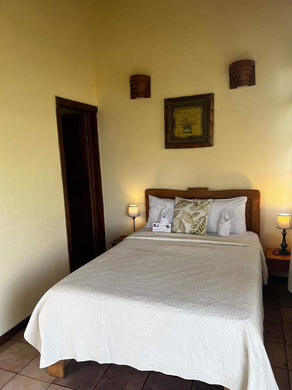 Hotel La Colina Manuel Antonio Esterno foto