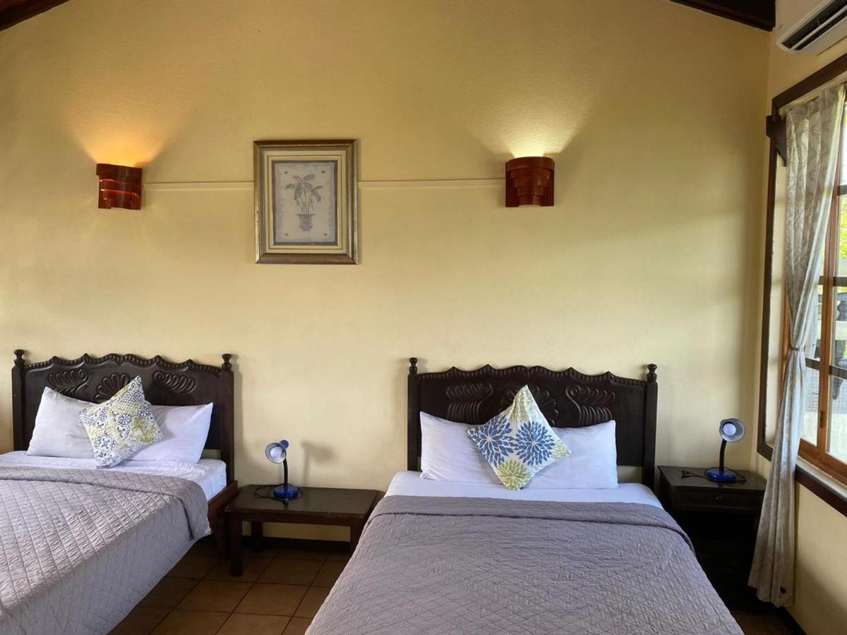 Hotel La Colina Manuel Antonio Esterno foto